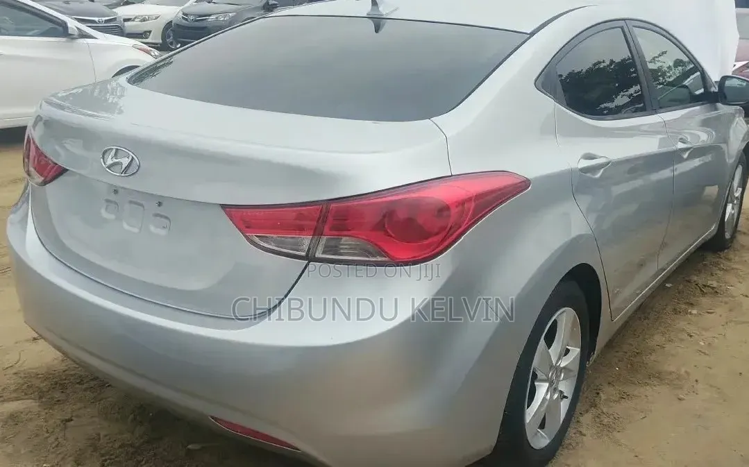 Hyundai Elantra 2013 Silver