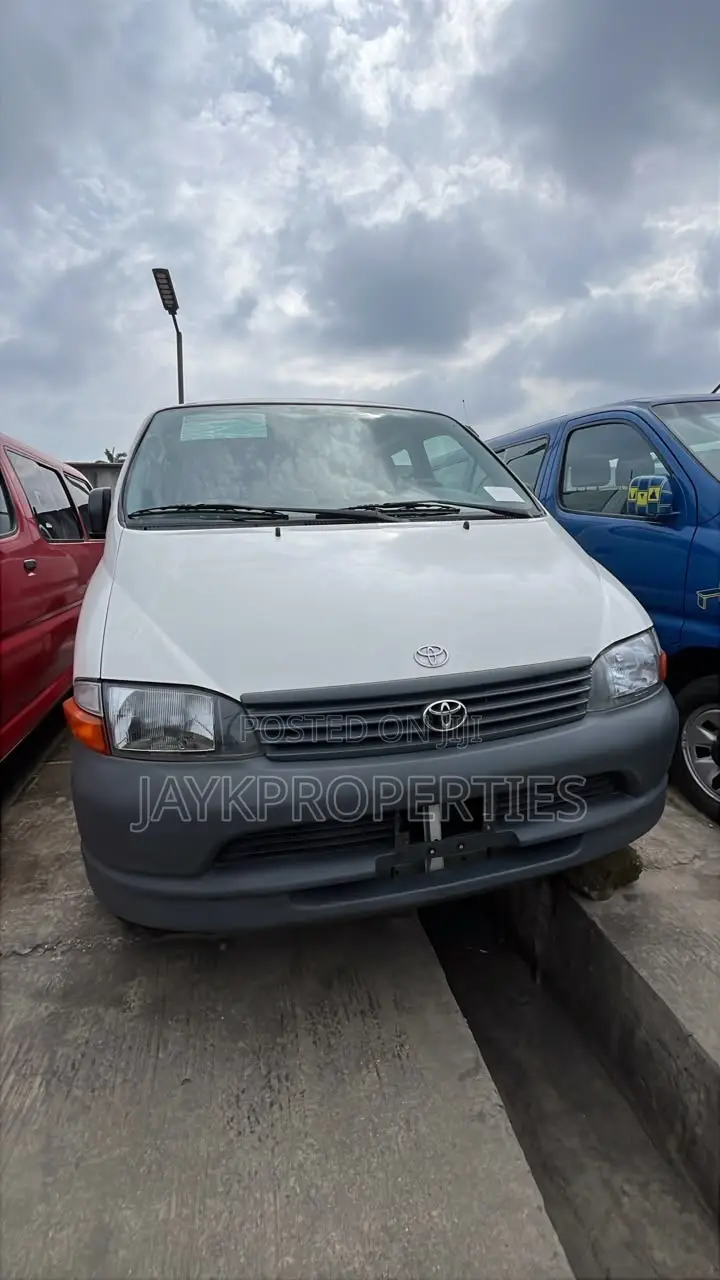 Toyota HiAce 1999 White