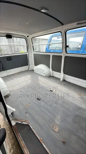 Toyota HiAce 1999 White