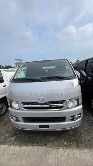 Toyota HiAce 2010 Silver