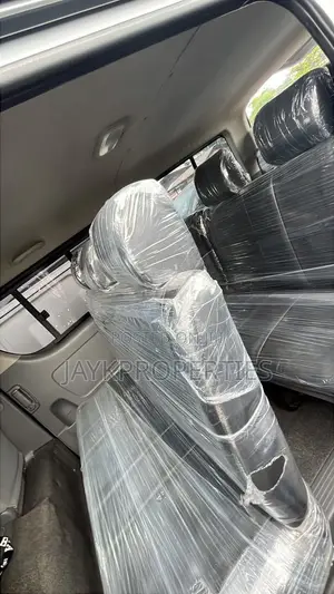 Toyota HiAce 2010 Silver