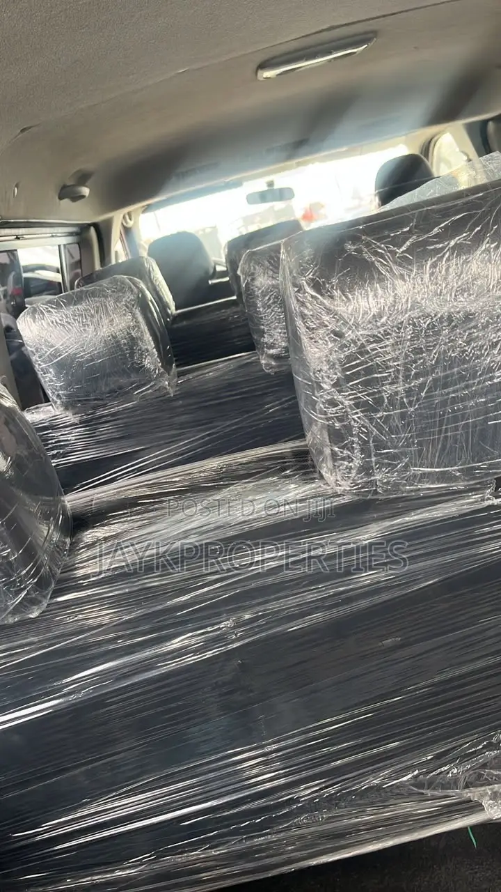Toyota HiAce 2010 Silver