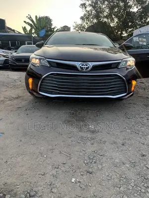 Toyota Avalon XLE Premium Sedan FWD (3.5L 6cyl 6A) 2013 Burgundy