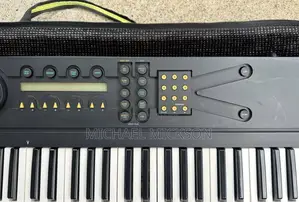 Yamaha YS200 Digital Synthesizer