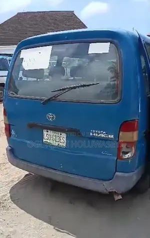 Toyota HiAce 2004 Blue