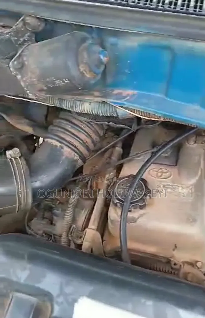 Toyota HiAce 2004 Blue
