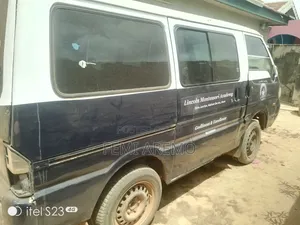 Nissan Vanette 2004 Blue