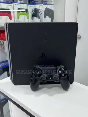 Uk Used PS4 Slim With One Pad and Games