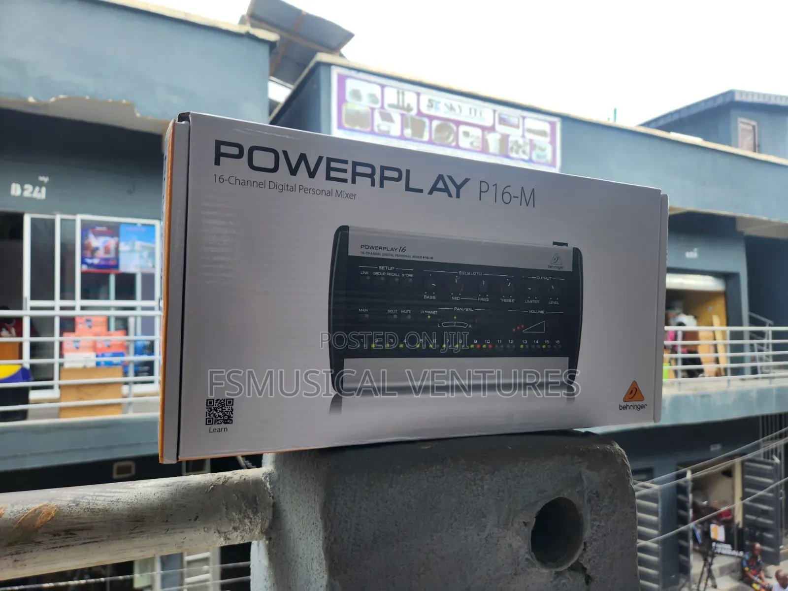 Behringer P16-M Powerplay 16-Channel Digital Personal Console
