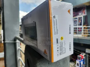 Behringer P16-M Powerplay 16-Channel Digital Personal Console