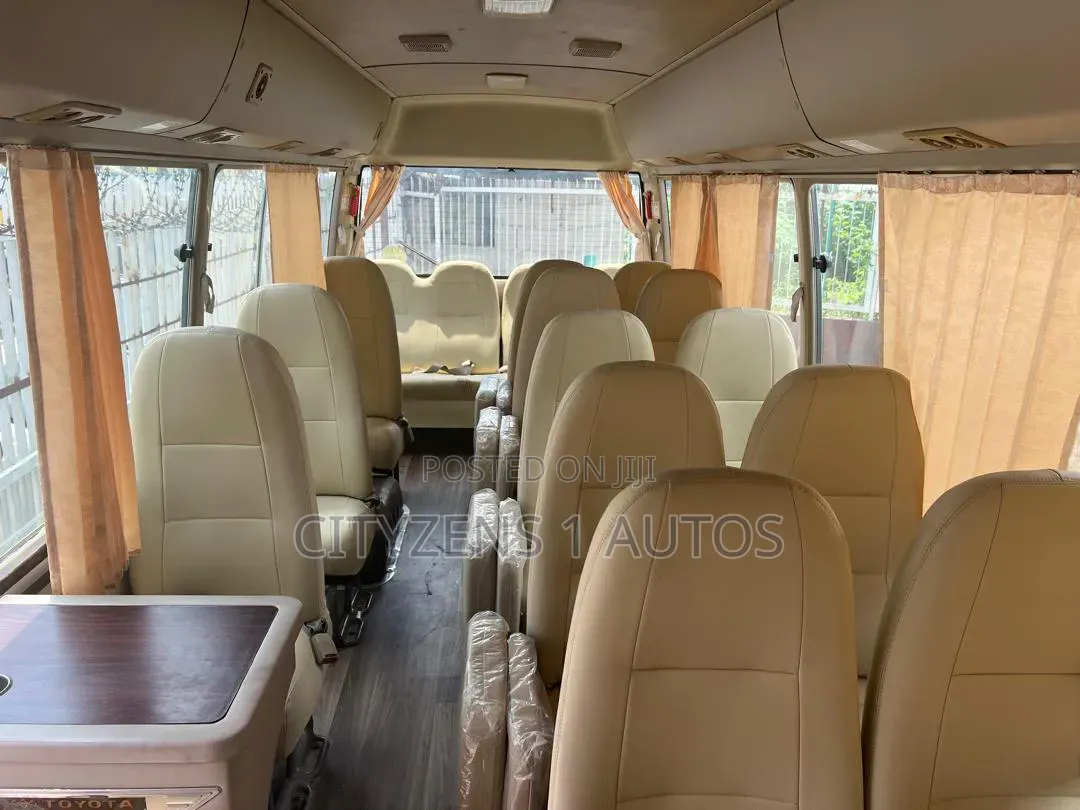 Toyota Coaster 2012 Gold