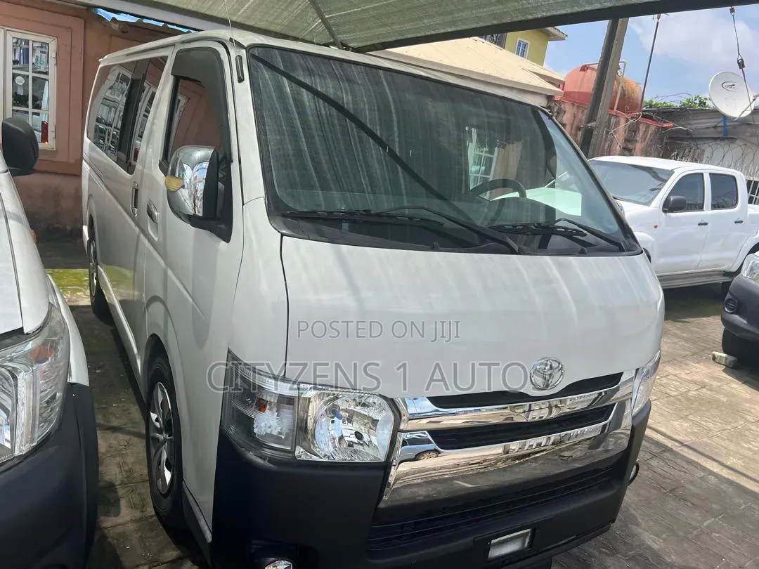 Toyota HiAce 2008 White
