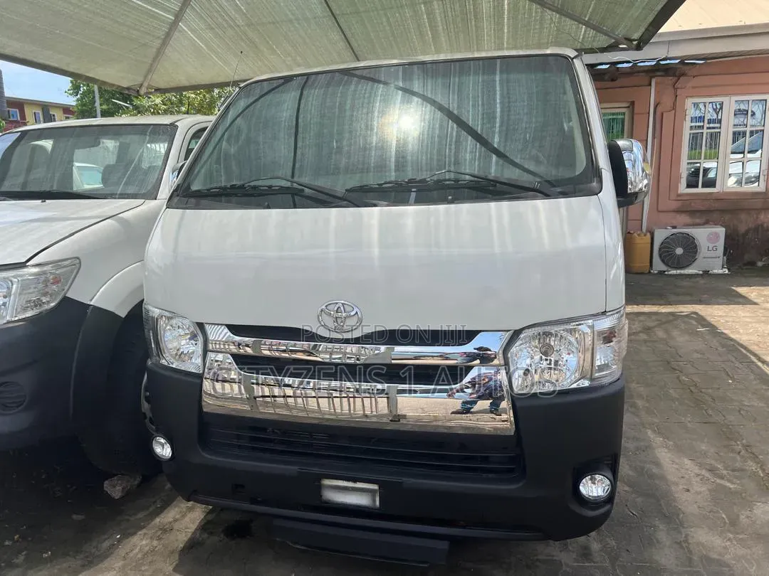 Toyota HiAce 2008 White