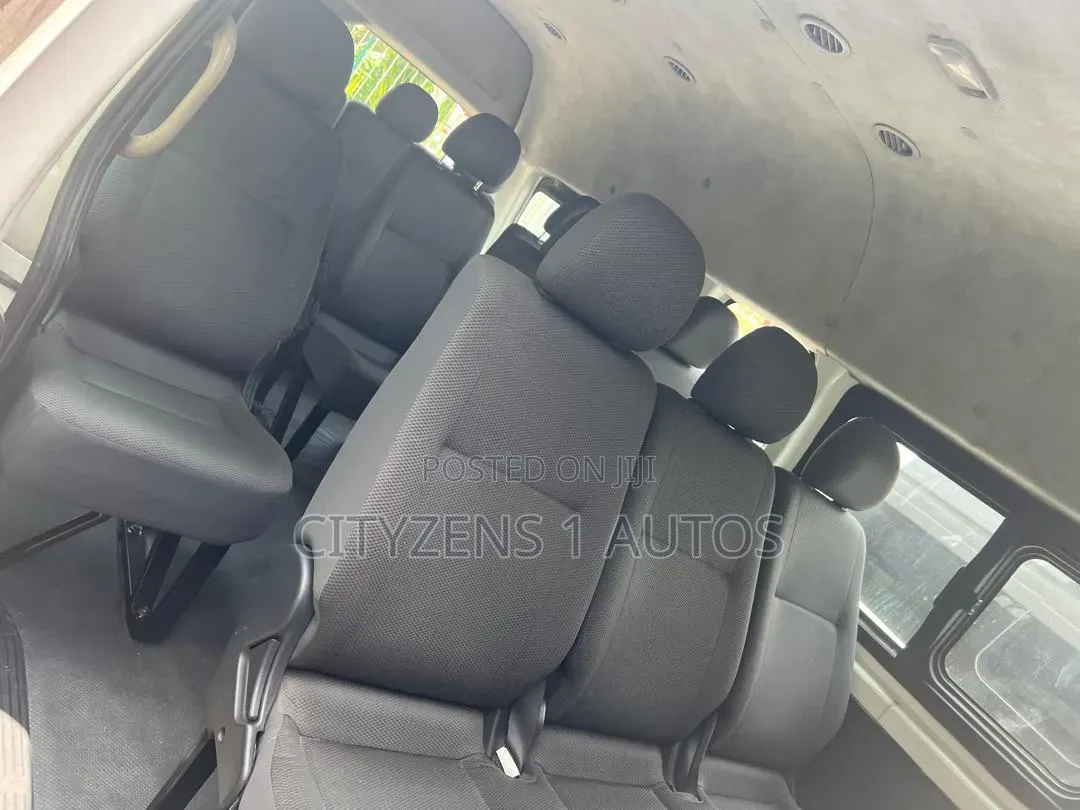 Toyota HiAce 2008 White
