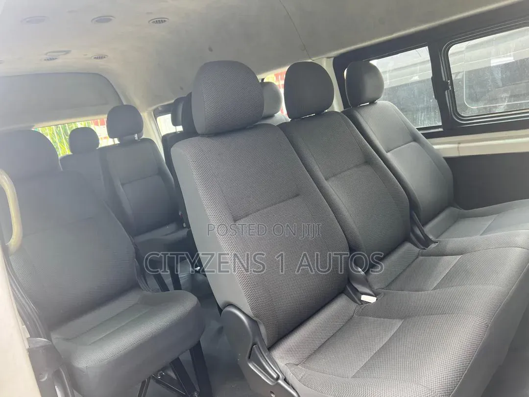 Toyota HiAce 2008 White