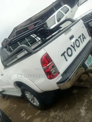 Toyota Hilux 3.0 D-4D 4x4 2014 White