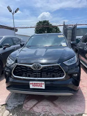 Toyota Highlander Platinum FWD 2023 Black
