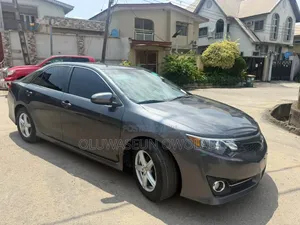 Toyota Camry SE V6 4dr Sedan (3.5L 6cyl 6A) 2012 Gray