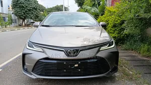 Toyota Corolla XSE 2023 Brown