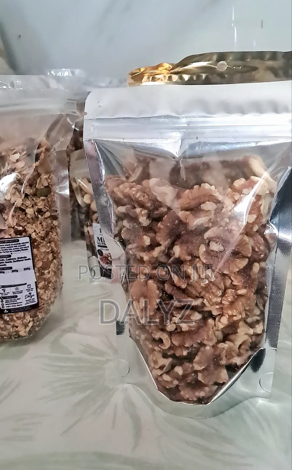 Dâlyz Walnuts