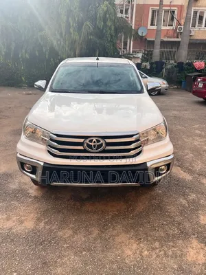 Toyota Hilux 2018 White