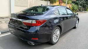 Lexus ES 2018 Blue