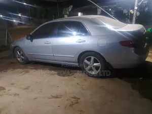 Honda Accord 2005 Silver