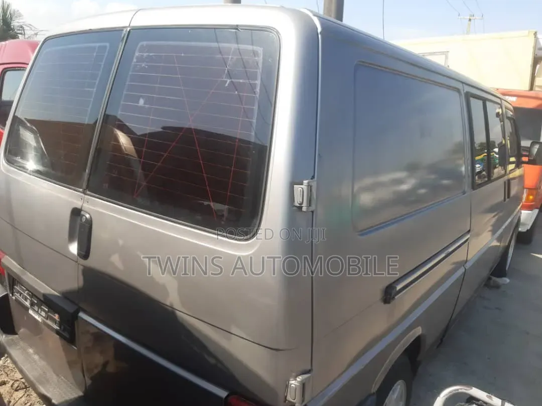 Volkswagen Transporter 2002 Grey