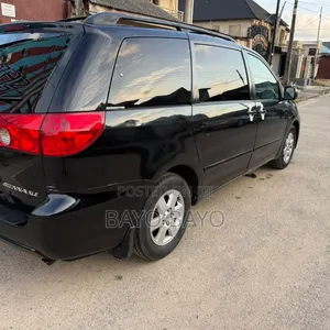 Toyota Sienna XLE Limited AWD 2009 Black