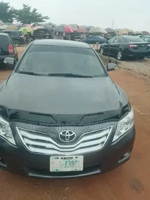 Toyota Camry LE 4dr Sedan (2.5L 4cyl 6A) 2011 Gray