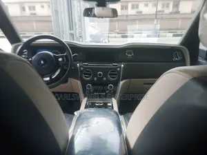 Rolls-Royce Cullinan Base 2020 Black
