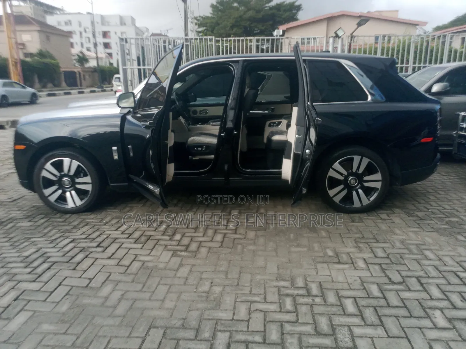 Rolls-Royce Cullinan Base 2020 Black