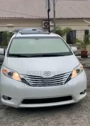 Toyota Sienna Limited 7 Passenger 2011 White