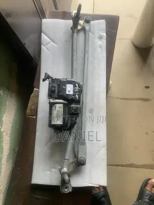 Porsche Macan Engine Wiper