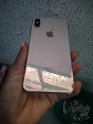 Apple iPhone XS Max 64 GB Gold