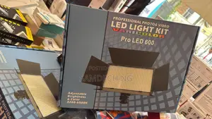 LED 600 Pro Video Light With Batteries and Stand