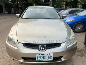 Honda Accord 2005 Gold