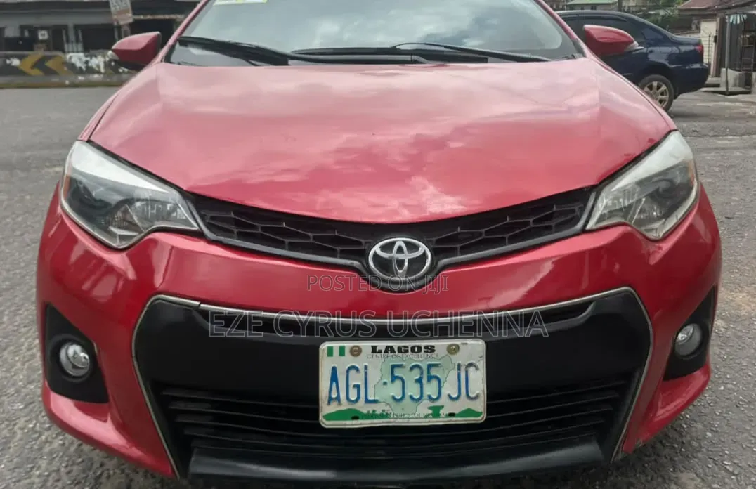 Toyota Corolla 2016 Red