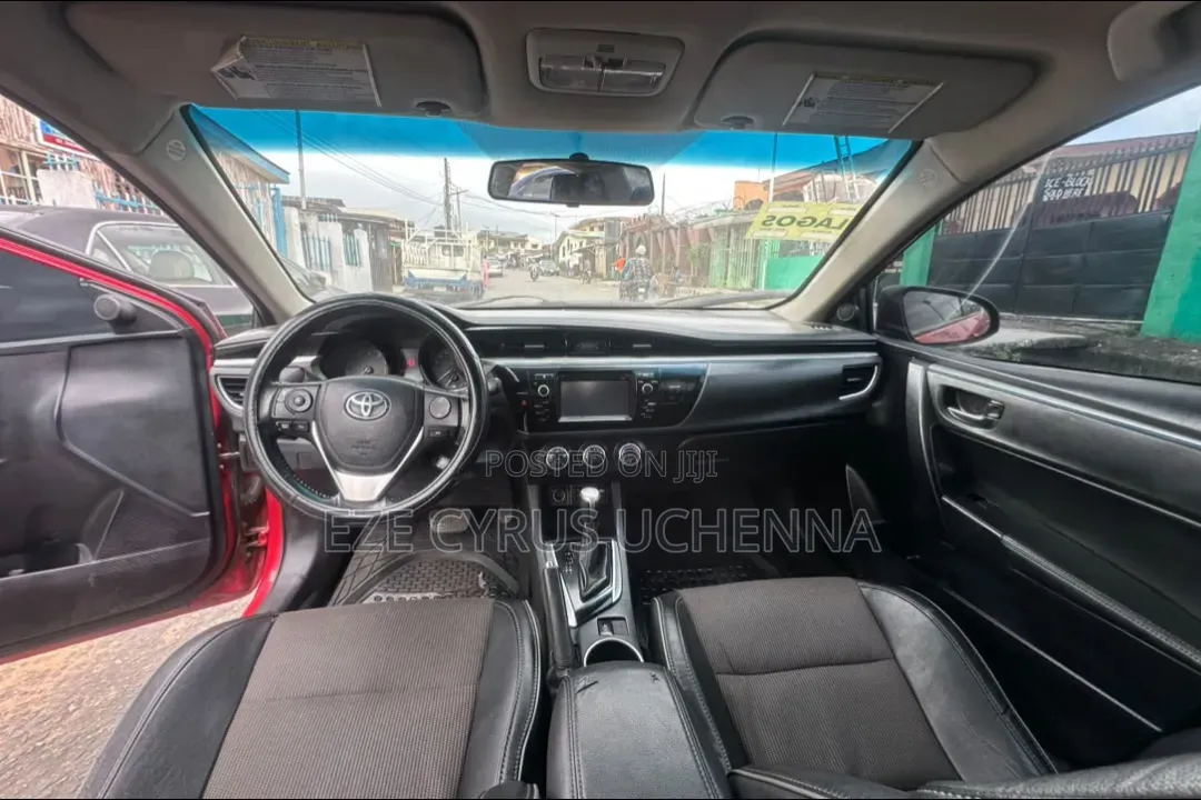 Toyota Corolla 2016 Red