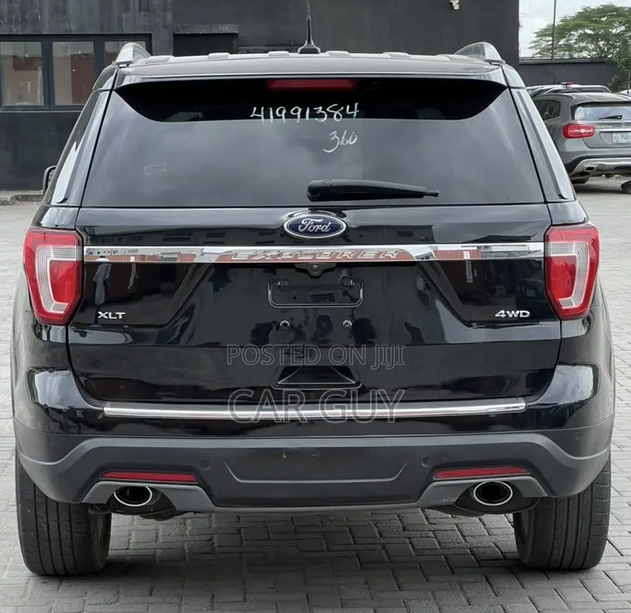 Ford Explorer XLT AWD 2018 Black