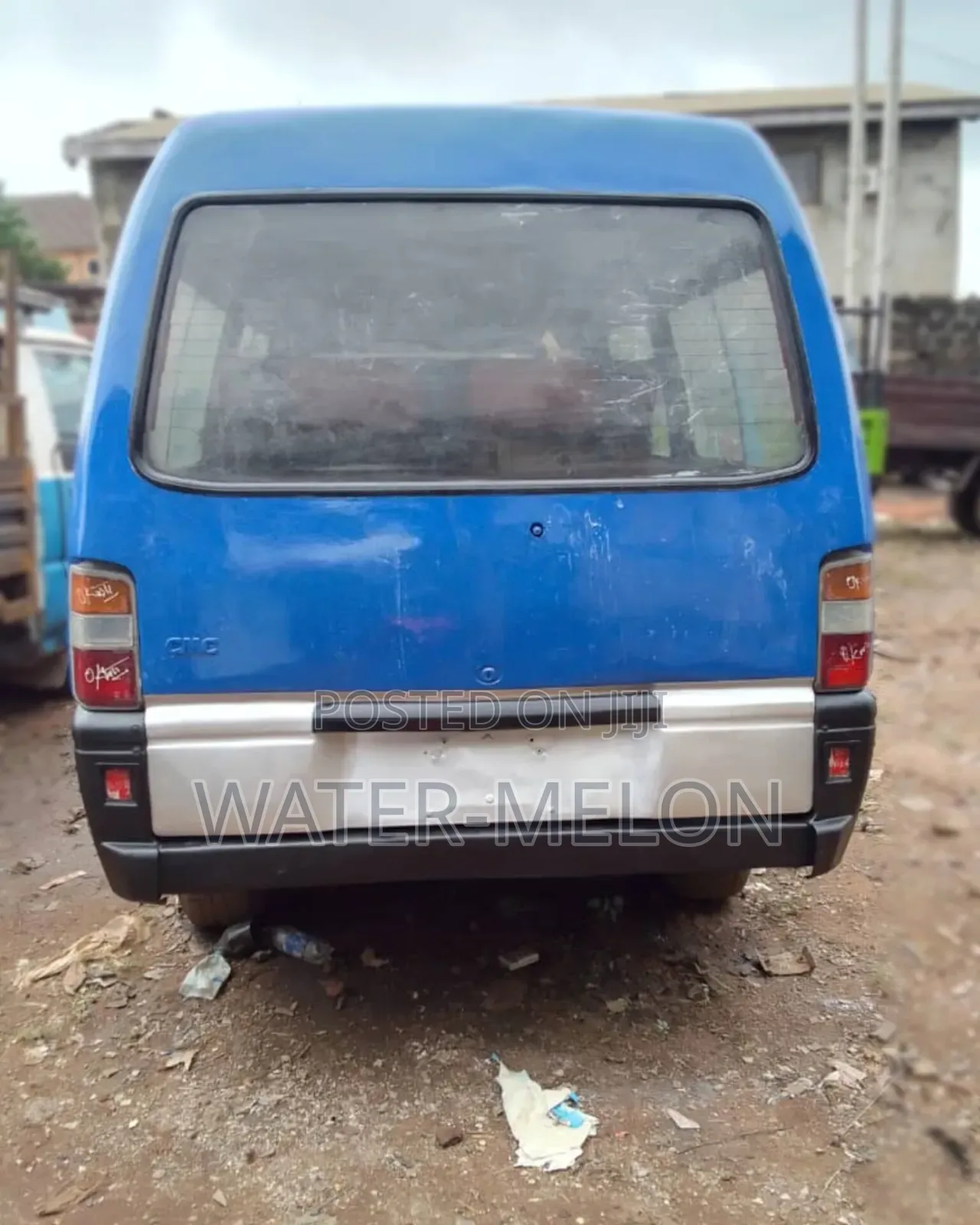 Mitsubishi L300 2005 Blue