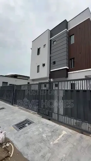 3bdrm Block of Flats in Ifako-Gbagada for sale
