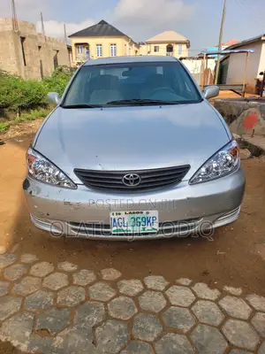 Toyota Camry LE 4dr Sedan (2.4L 4cyl 4A) 2004 Silver
