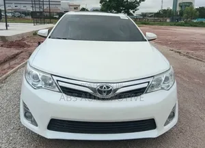 Toyota Camry XLE V6 4dr Sedan (3.5L 6cyl 6A) 2012 White