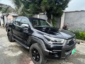 Toyota Hilux 2015 Black