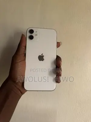 Apple iPhone 11 64 GB White