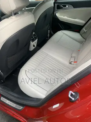 Genesis G70 3.3T Design 2019 Red