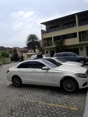 Mercedes-Benz C300 Sport 4Matic Sedan AWD (2.0L 4cyll 7A) 2016 White