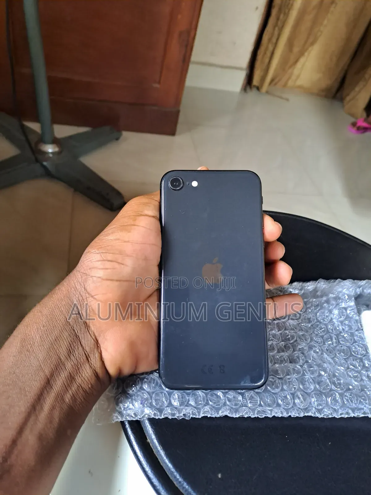 Apple iPhone SE (2020) 64 GB Black