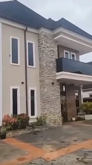 4bdrm Duplex in Benin City for sale